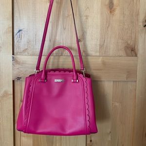 Hot pink kate spade purse w/ scalloping